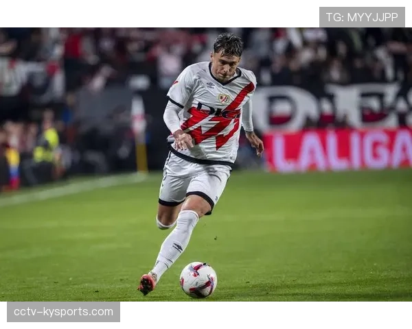 半场战报：勒沃库森1-1门兴，弗林蓬与普莱亚分别为两队建功